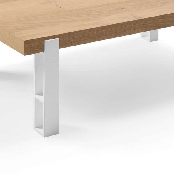 Detalle pata incrustada mesa Centro NOMOS fija rectangular moderna