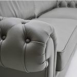 detalle sofa tapizado capitone marina salon clasico piel tela