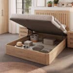 Dormitorio SCARLET de estilo moderno con canapé tapizado, cabezal y mesitas. Variedad de acabados. Melamina