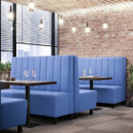 Banco tapizado TURIA para hostelería con respaldo acolchado, ideal para restaurantes, cafeterías y hoteles.