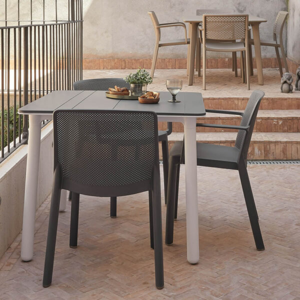 Ambiente muebles exterior, hostelería y contract, uso intensivo, moderno en aluminio y polipropileno
