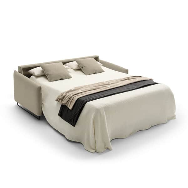 Sofá cama 3 plazas BALI personalizable con apertura italiana y colchón HR para un descanso diario.