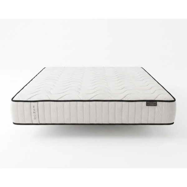 Colchón ENSSA con muelles ensacados Box Perimetral y Viscoelástica Memory para un descanso ergonómico y confortable.